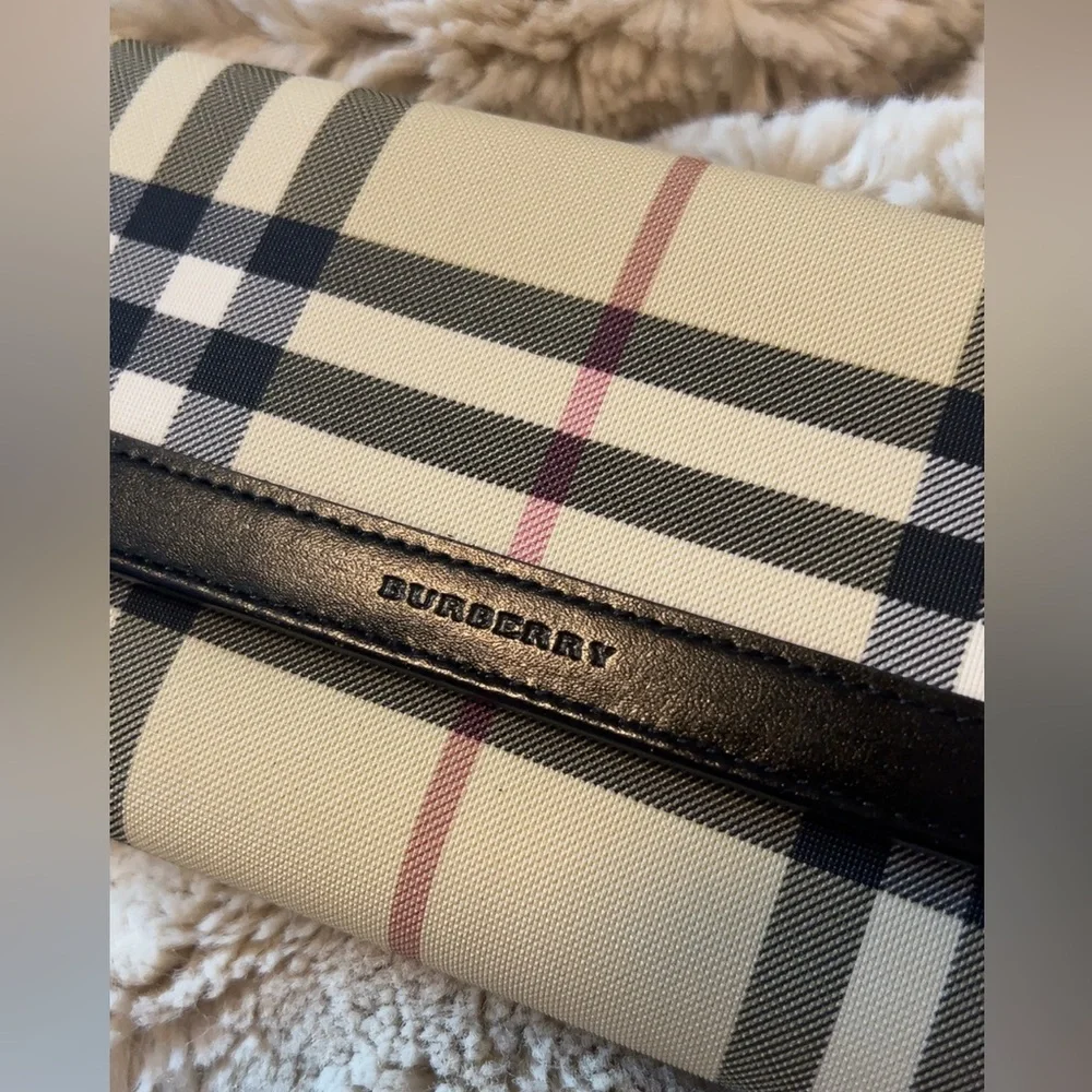 Burberry | Women’s Plaid Coated Canvas Long Wallet Leather Trim *Luxury - Picture 1 of 12
